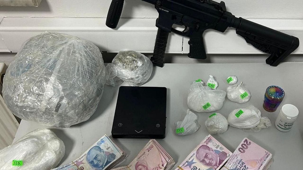 İzmir’de Hobi Bahçesinde Operasyon Firari Hükümlü Yakalandı