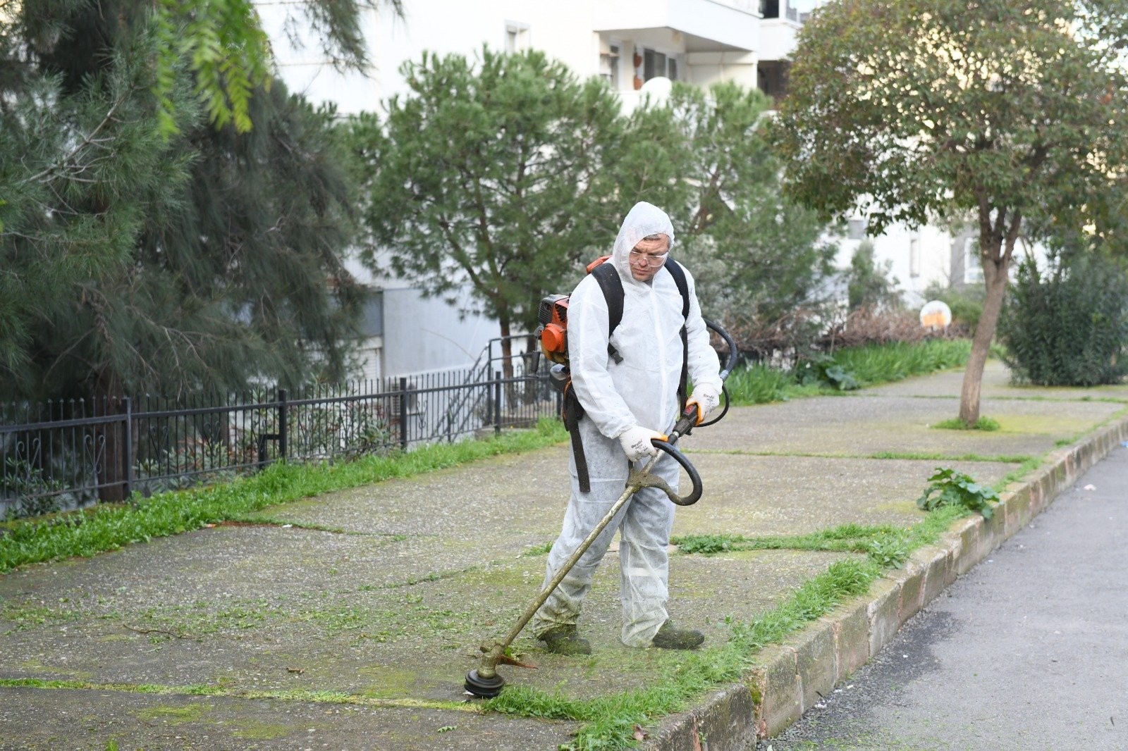 &Ccedil;iğli&rsquo;de 26 Mahallede Eş Zamanlı Temizlik Seferberliği (3)