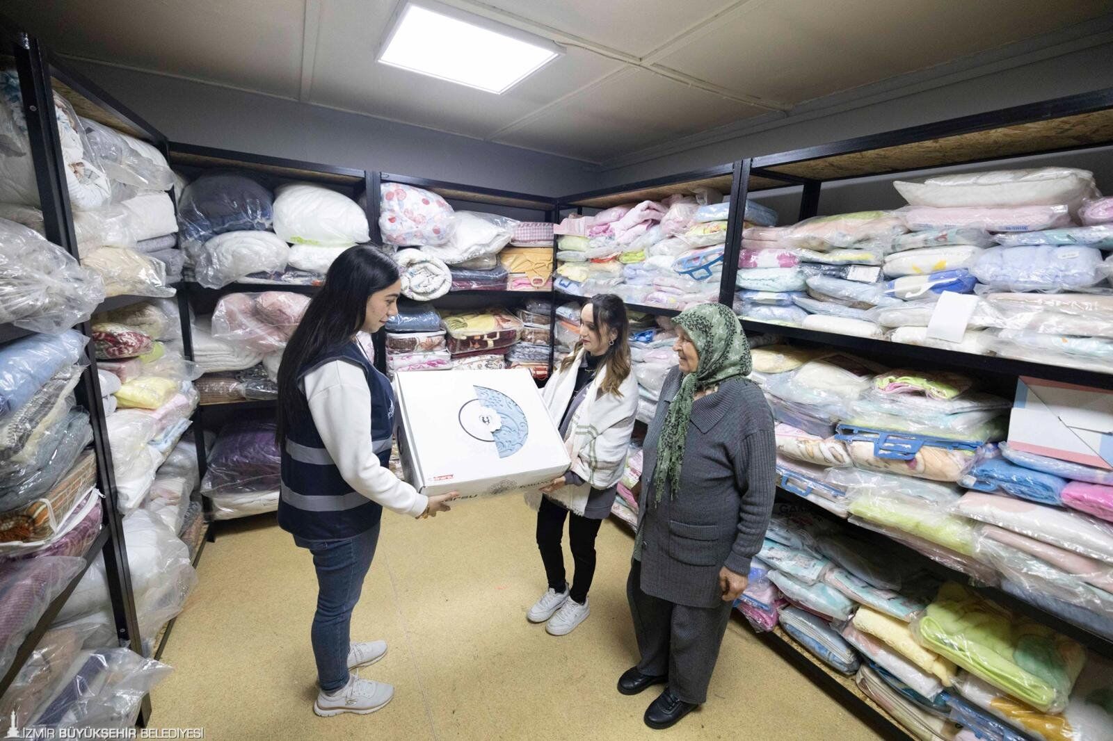İzmir’de Evlenecek Çiftlere Müjde Ücretsiz Gelinlik Ve Damatlık Sunuluyor (3)