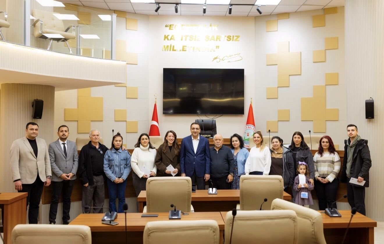 Balçova'da Yeni Evlenen Çiftlere Müjde Alışveriş Kartı Desteği Başvuruları Sürüyor (1)