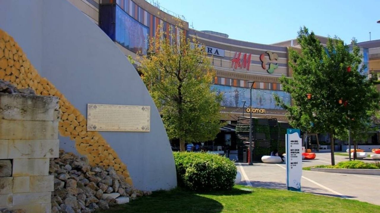 İzmir'de Avm Inşaatında Ortaya Çıktı! Yanından Geçip Gittiğiniz Bu Yeri Daha Önce Görmüş Müydünüz (3)