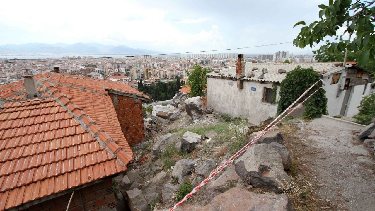 Karşıyaka’da 13 Yıllık Sorun Sona Erdi! 150 Hak Sahibini Ilgilendiren Riskli Alan Çözüme Kavuştu (2)