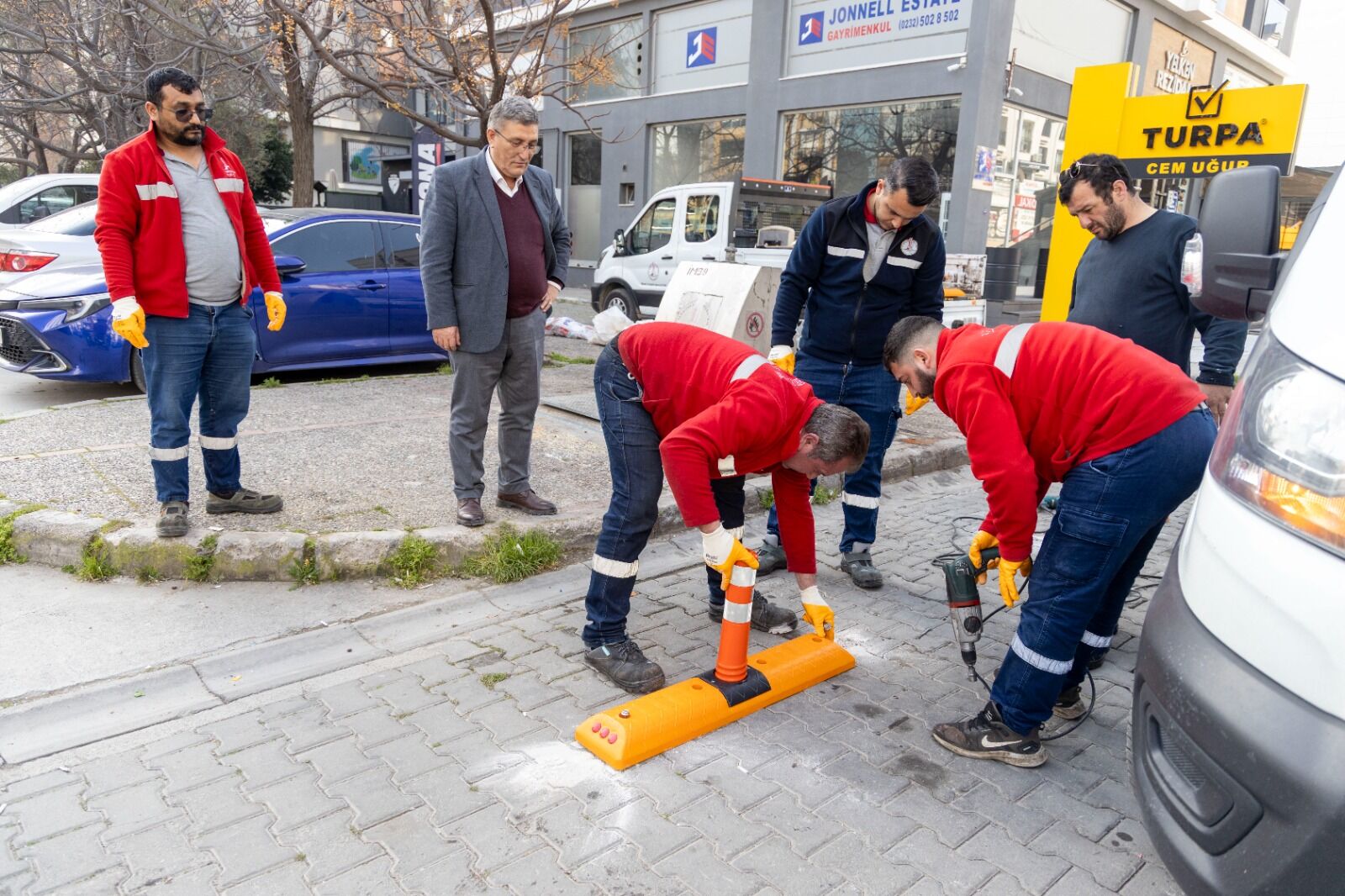 Karşıyaka’da Kirliliğe Karşı Yeni Önlem Koruyucu Dubalar Yerleştirildi (2)