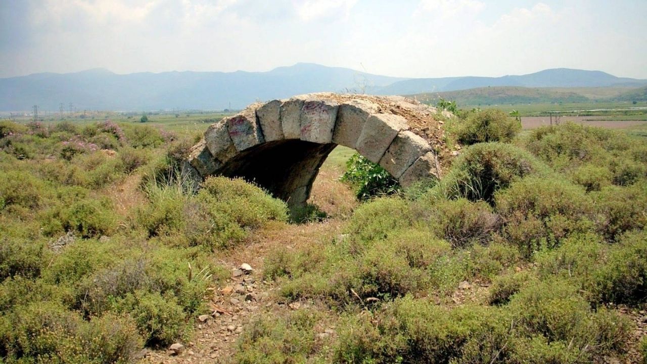 Antik Kalıntılar Köy Inşaatlarında Ortaya Çıktı! Aliağa’nın En Eski Yerleşim Alanlarından Biri Çaltılıdere Höyük (3)