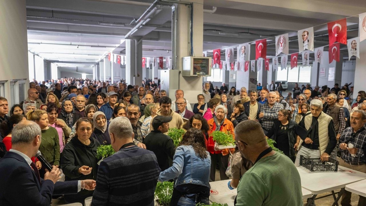 Bornova'da Üreticilere Destek 220 Bin Fide Vatandaşla Buluştu (3)