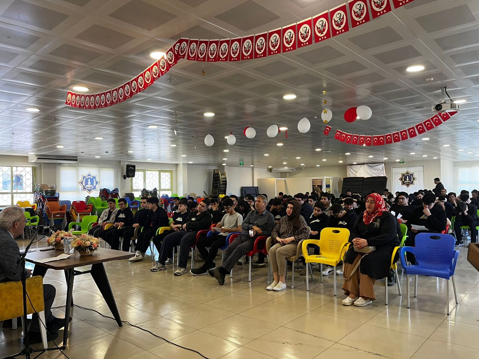 İzmir Anadolu İmam Hatip Lisesi’nde Haçlı Seferleri Konferansı (2)