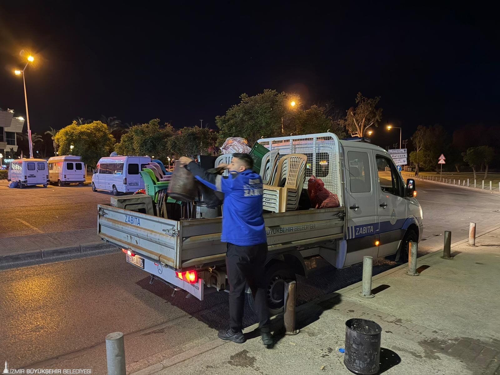 İzmir'de “Ateş Parası” Iddiaları Sonrası Zabıta Harekete Geçti (1)