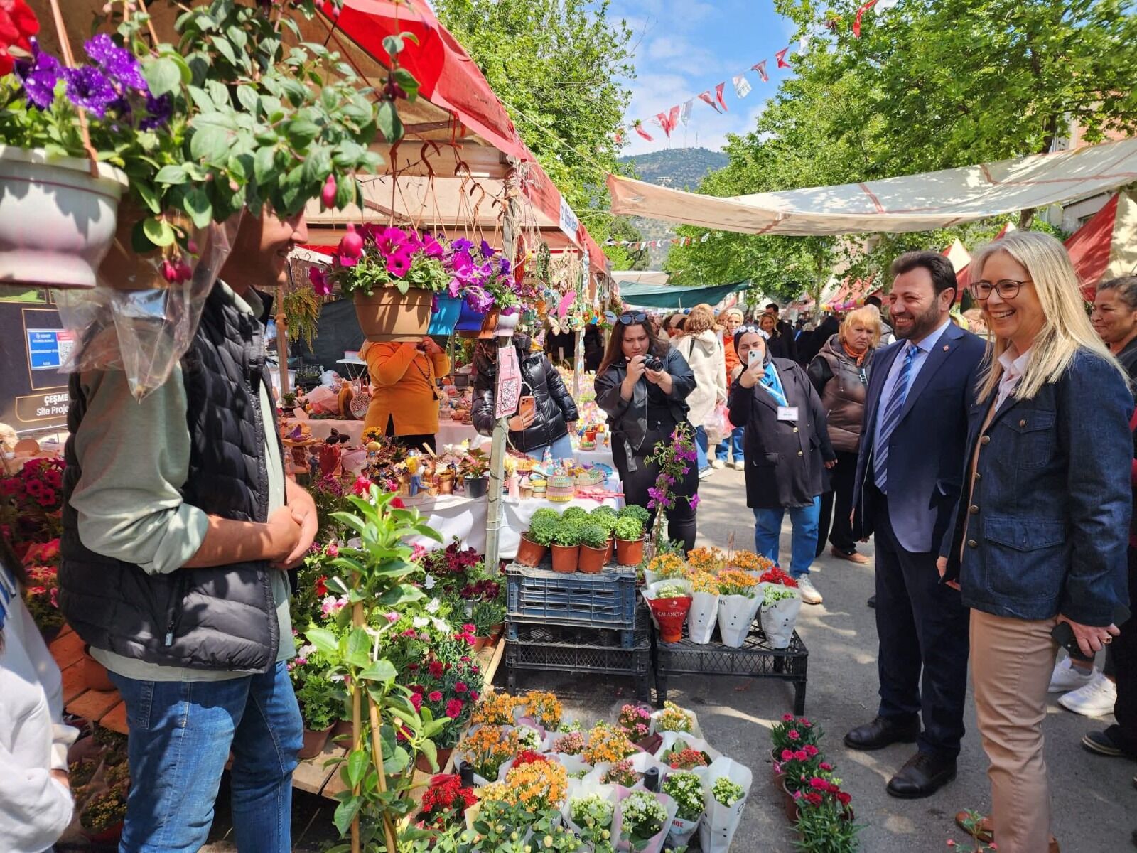 Ak Partili Cankiridan Cicek Diyari Bulusmasi 3