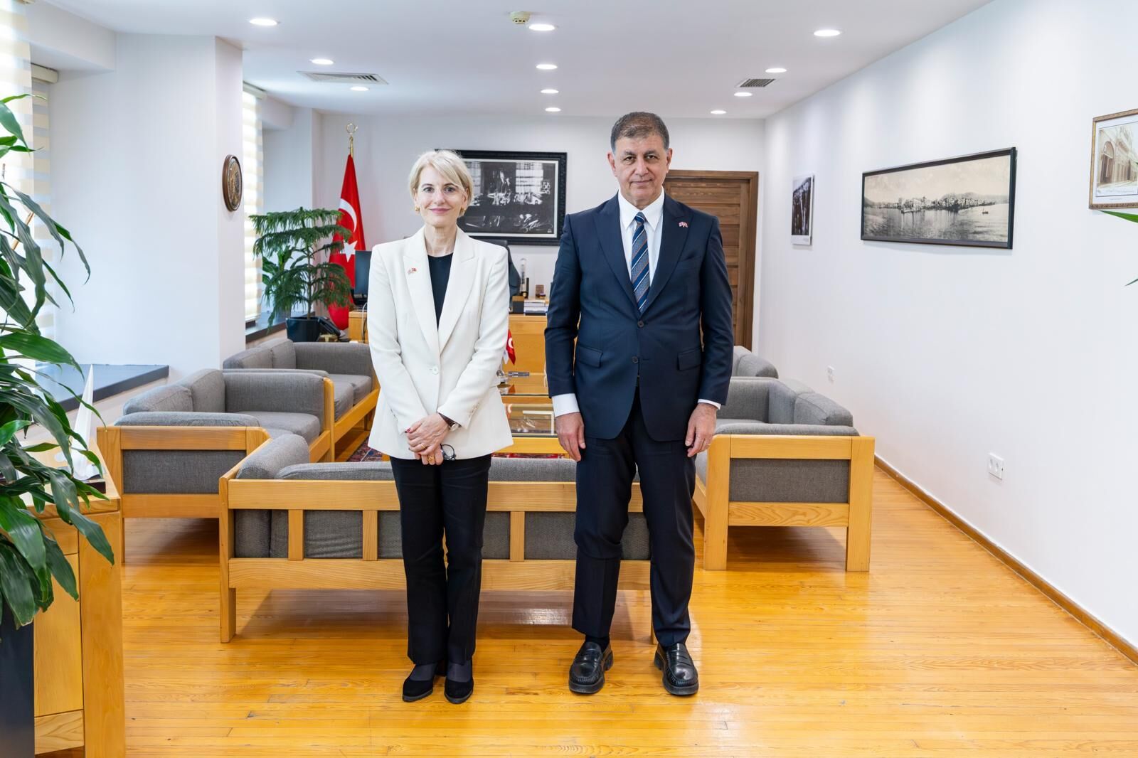 Başkan Tugay İngiliz Heyeti Ağırladı Ulaşım, Turizm Ve Yeşil Dönüşüm Masaya Yatırıldı (2)