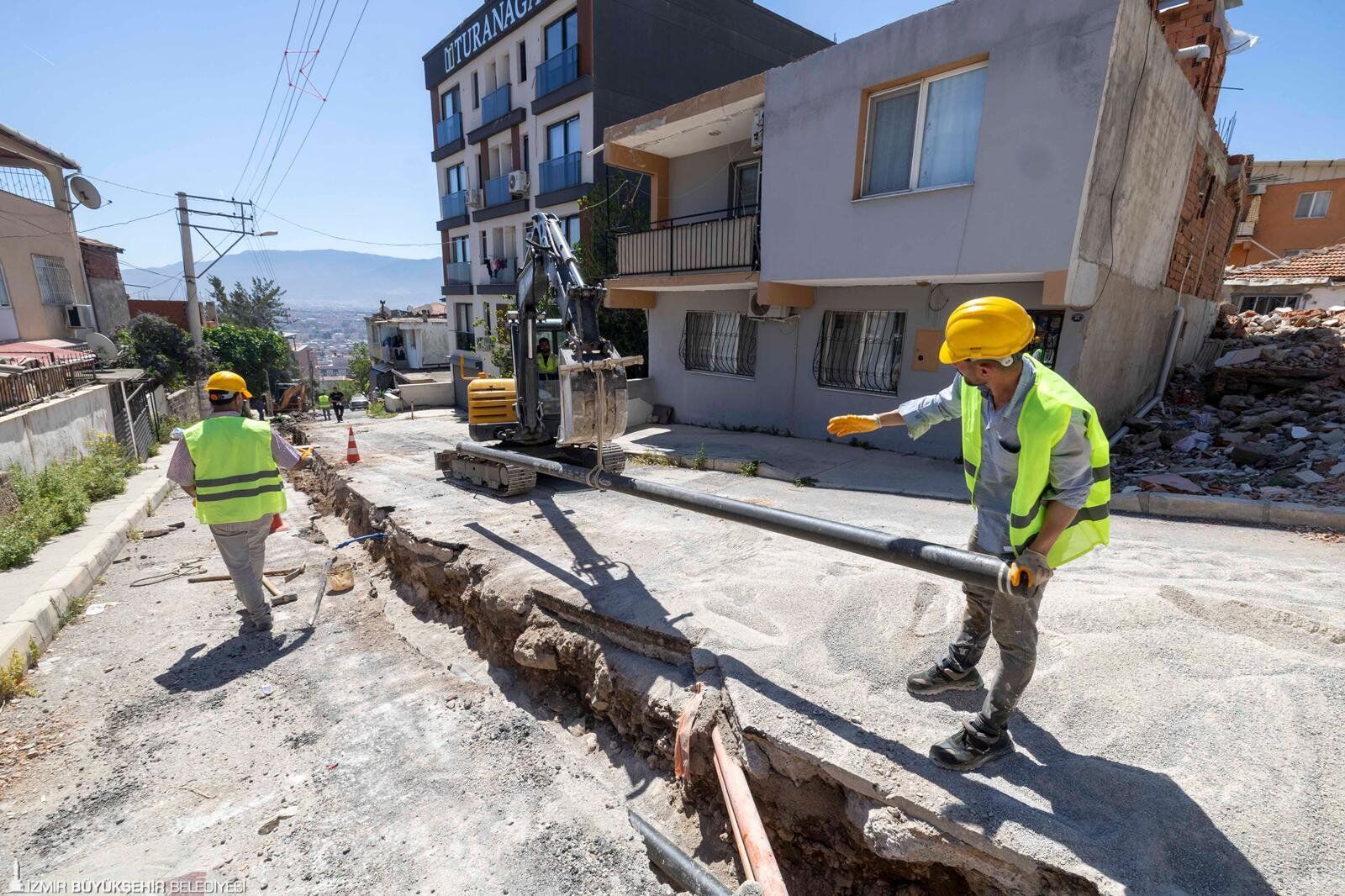 Bayraklı’da İzsu'dan Dev Altyapı Hamlesi! 35 Kilometrelik Hat Yenileniyor (2)