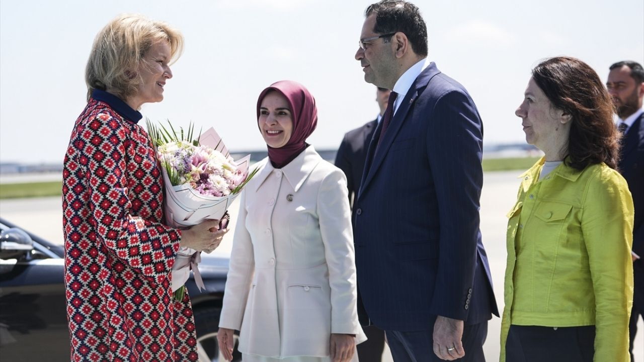 Belçika Kraliçesiii