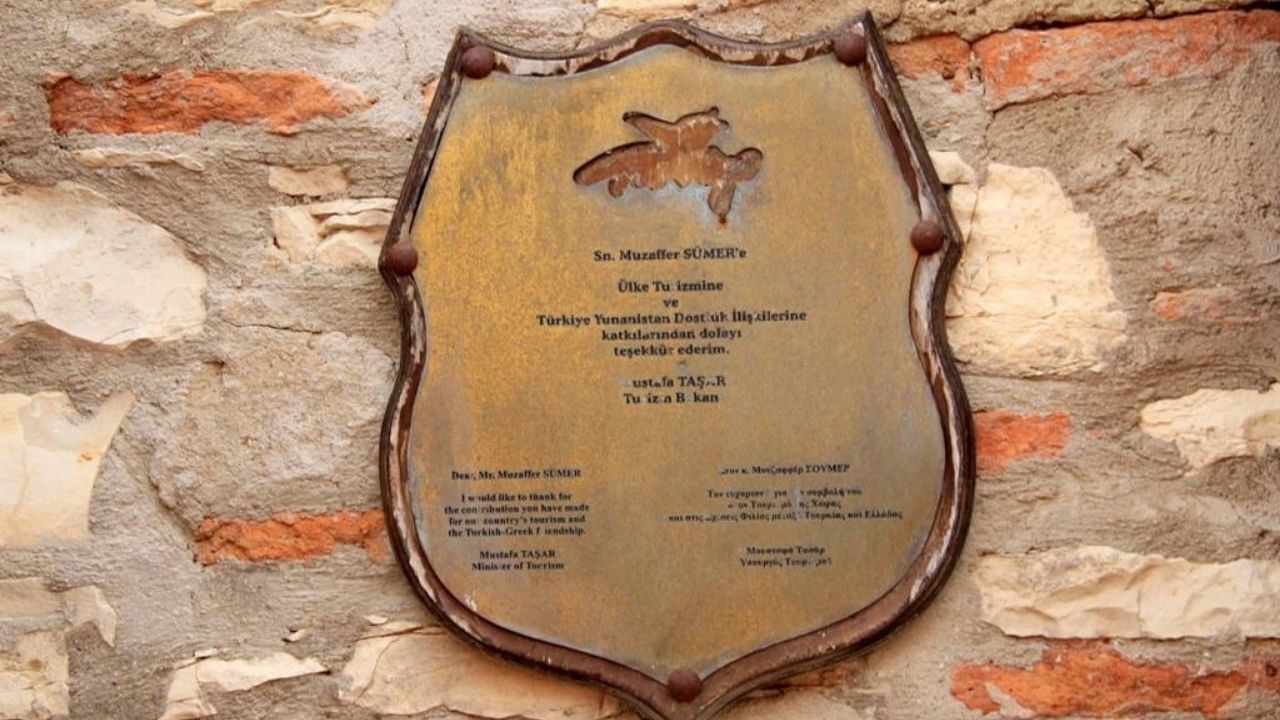 Edebiyat Dünyasının Ödüllü Ismi Urla’daki Bu Evde Yaşamıştı! Nobel’li Şairin Bilinmeyen Hikayesi (3)