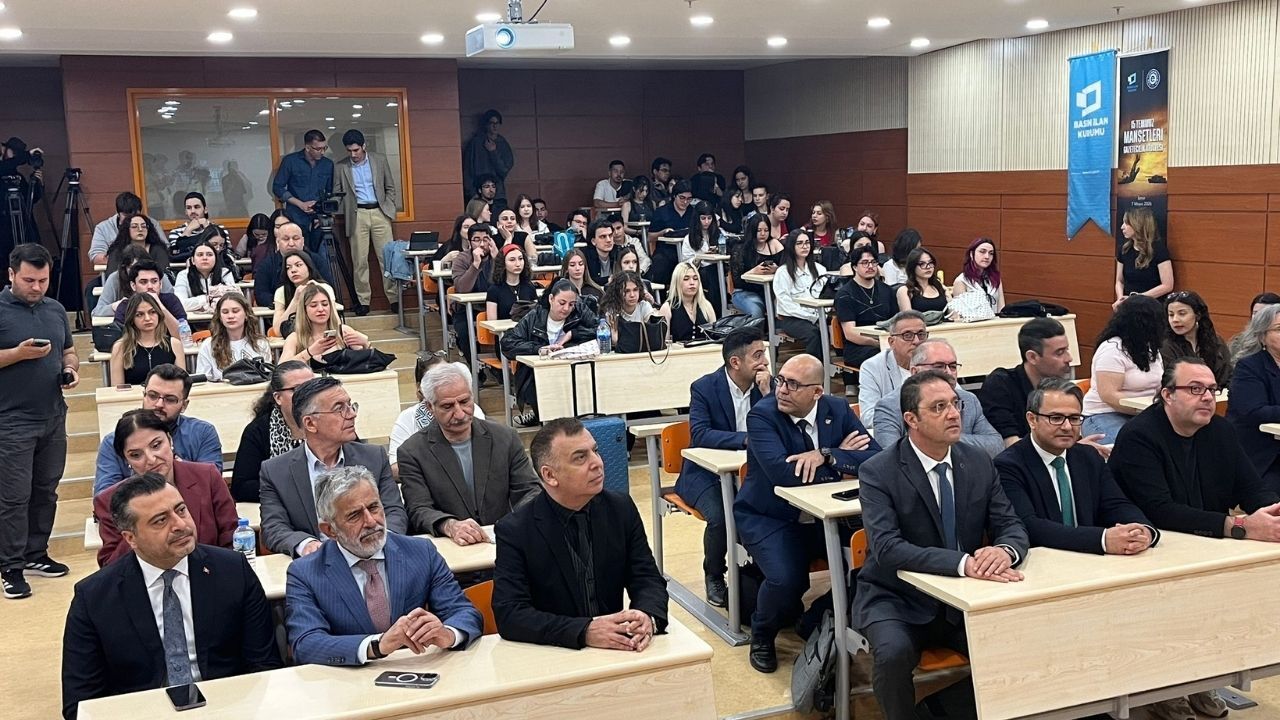 İzmir'de 15 Temmuz Darbe Girişiminin Medya Yansıması Masaya Yatırıldı! Genç Iletişimcilere Yeni Fırsat! (3)