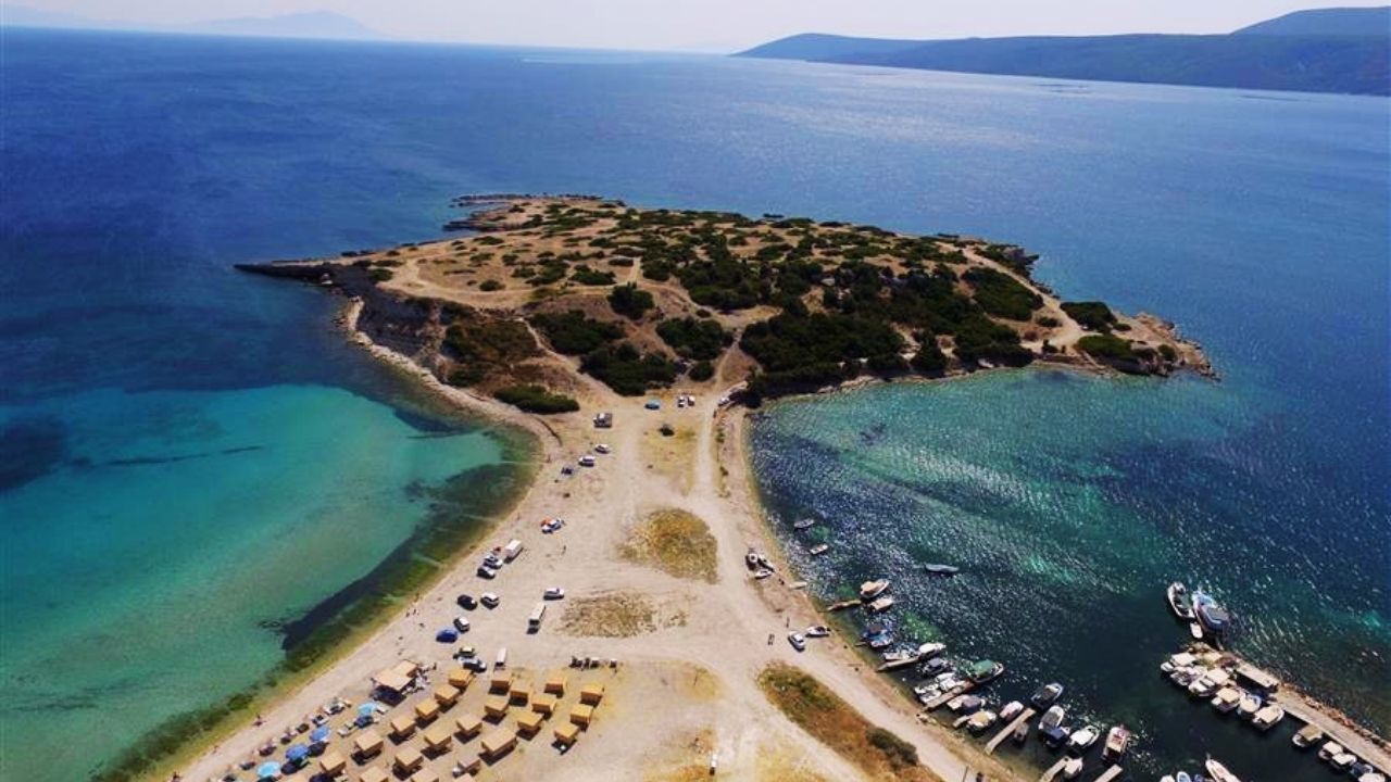 İzmir'de Arabasını Deniz Kenarına Çekip Tatil Yapmak Isteyenlere! Mangal, Kum Ve Sörf Bir Arada Sadece 50 Dakika Uzak! (3)