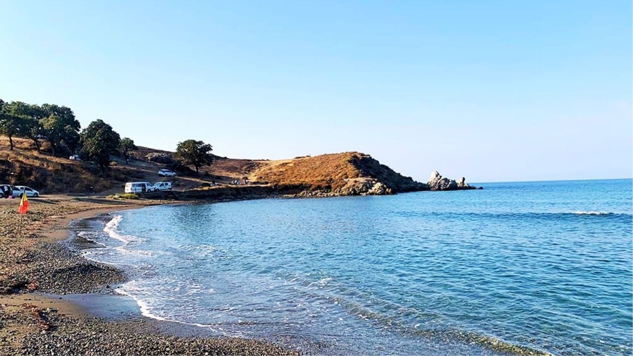 İzmir’de Hem Ücretsiz Hem Mavi Bayraklı Plaj Arayanlara!Ulaşımı Basit, Imkanları Fazla Bu Plaj Tatilcilerin Yeni Gözdesi (2)
