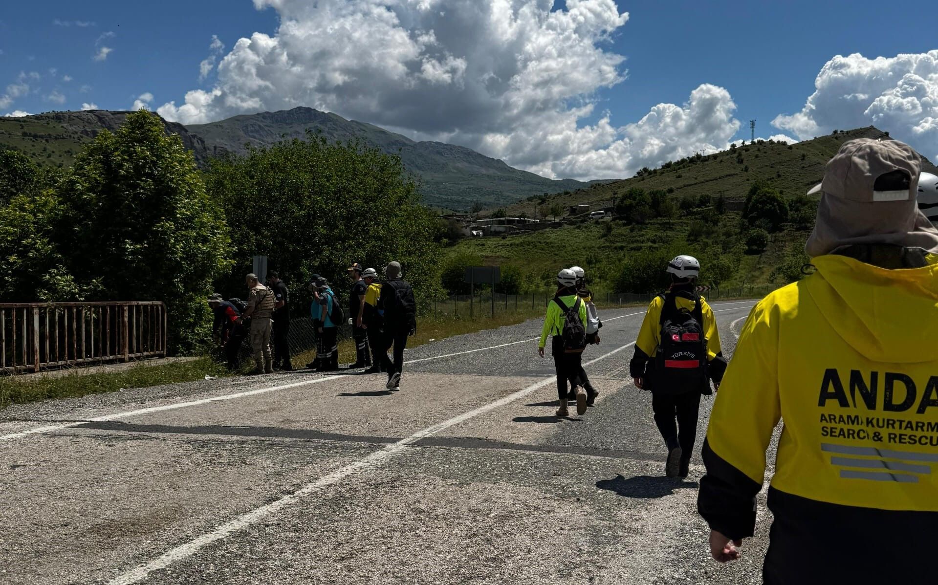 Köprüden Geçerken Akıntıya Kapıldı 6 Gündür Arama Çalışmaları Sürüyor (1)