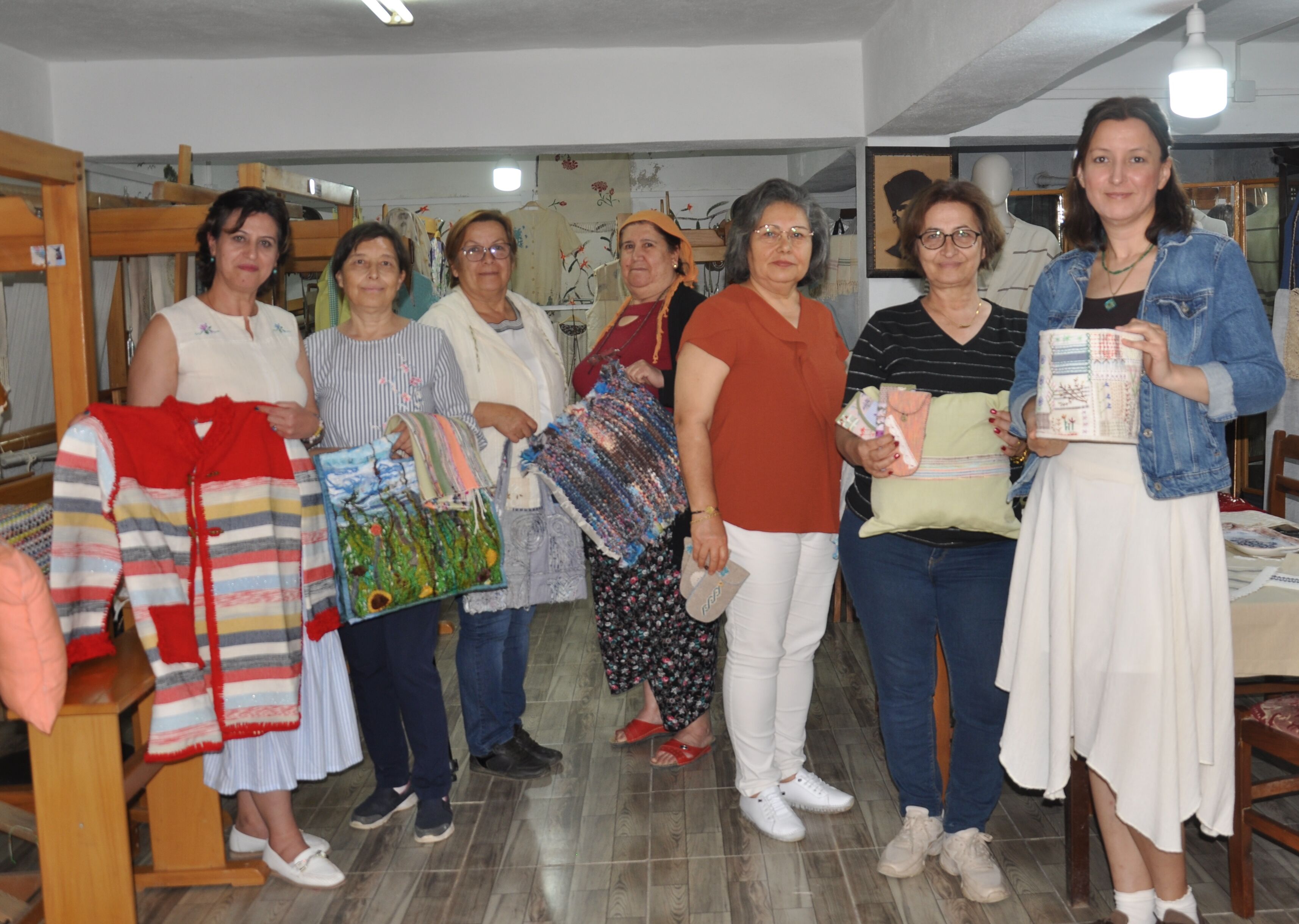 Naylon Torbalardan El Emeği Ürünlere Ödemiş’te Gelenek Sürdürülüyor (1)