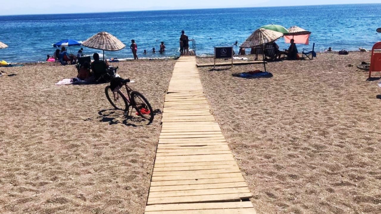 Seferihisar'ın Ulaşımı Kolay, Ücretsiz Ve Mavi Bayraklı Rotası Çocuklu Ailelerin Favorisi, Her Yıl Ödül Alan Plaj! (1)