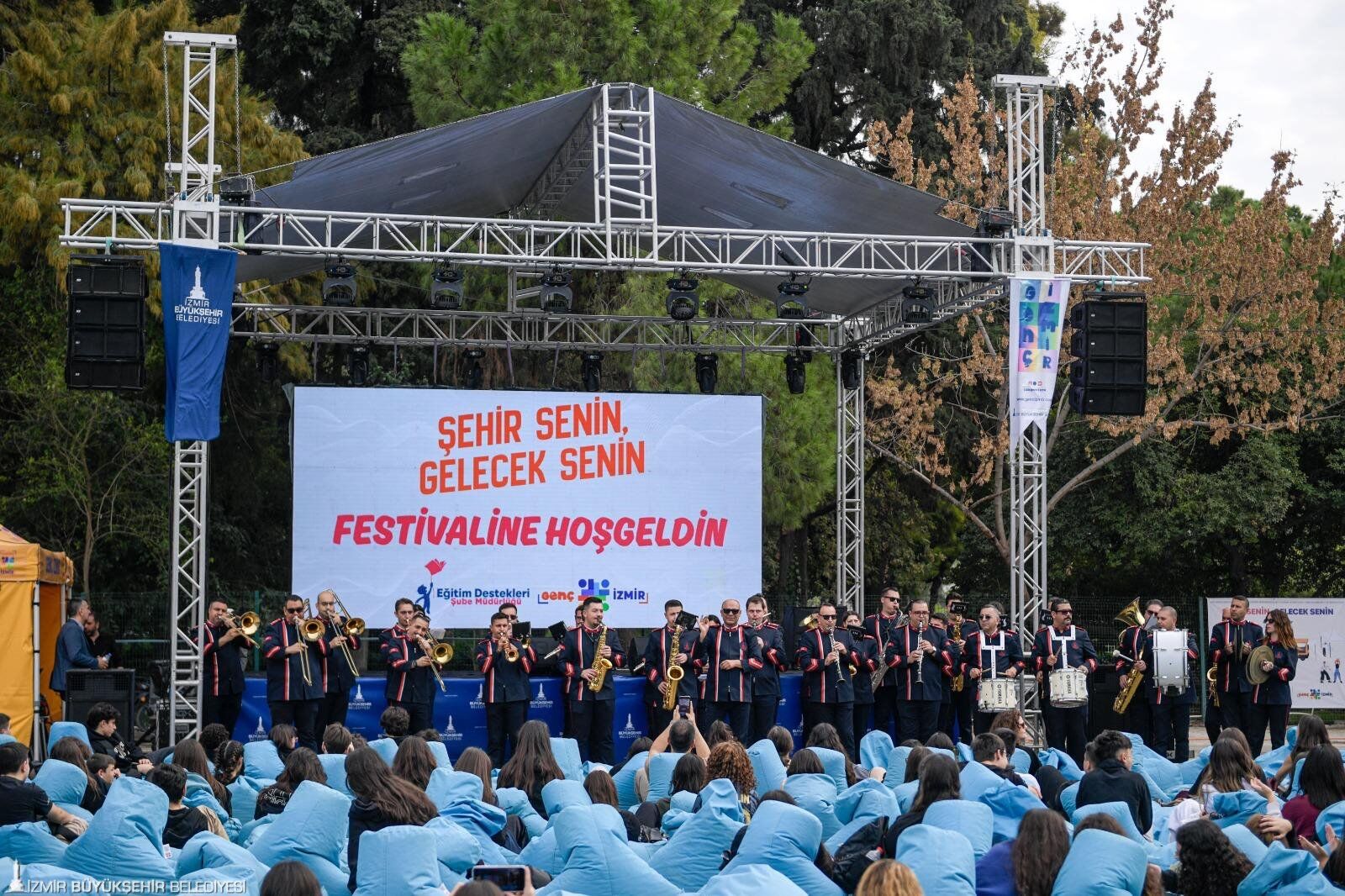 Ulaşımdan Barınmaya İzmir’de Gençlere Destekler Artıyor (1)