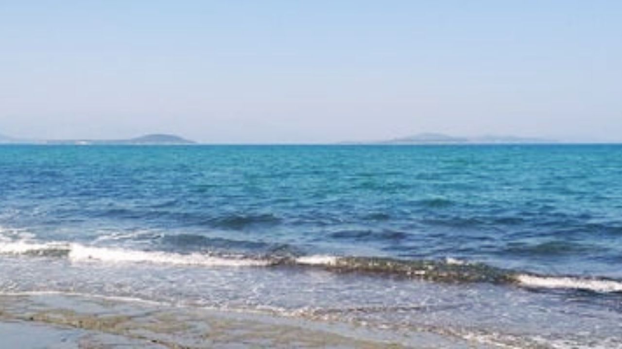 Urla’daki Ücretsiz Ve Mavi Bayraklı Plajlar Belli Oldu! İşte 2026 Mavi Bayraklı Listesine Giren 7 Plaj (1)