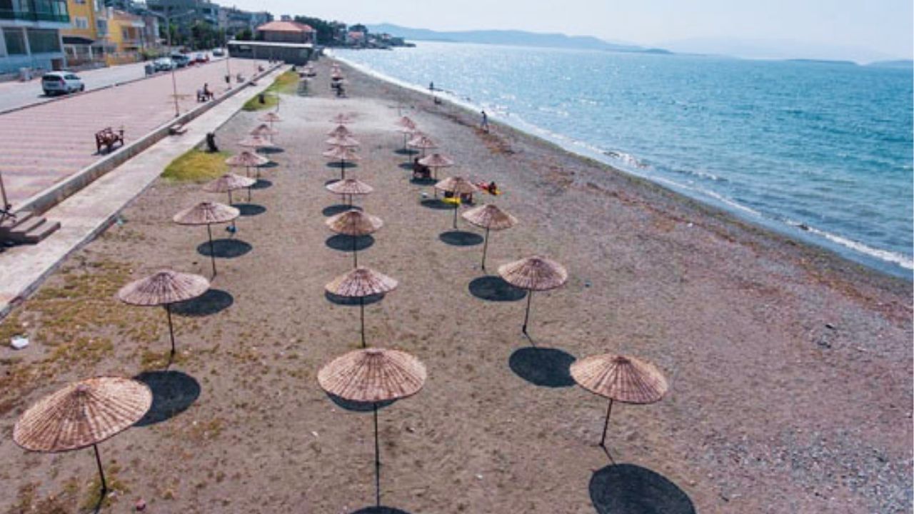 Urla’daki Ücretsiz Ve Mavi Bayraklı Plajlar Belli Oldu! İşte 2026 Mavi Bayraklı Listesine Giren 7 Plaj (2)