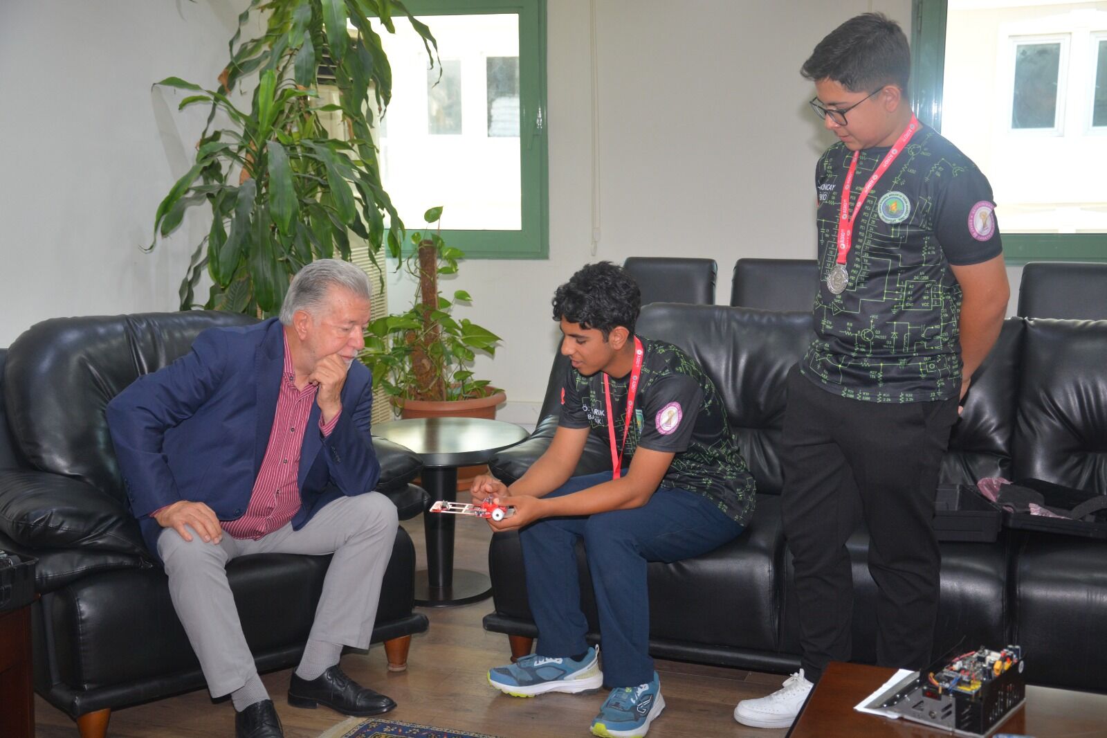 Ata (3)