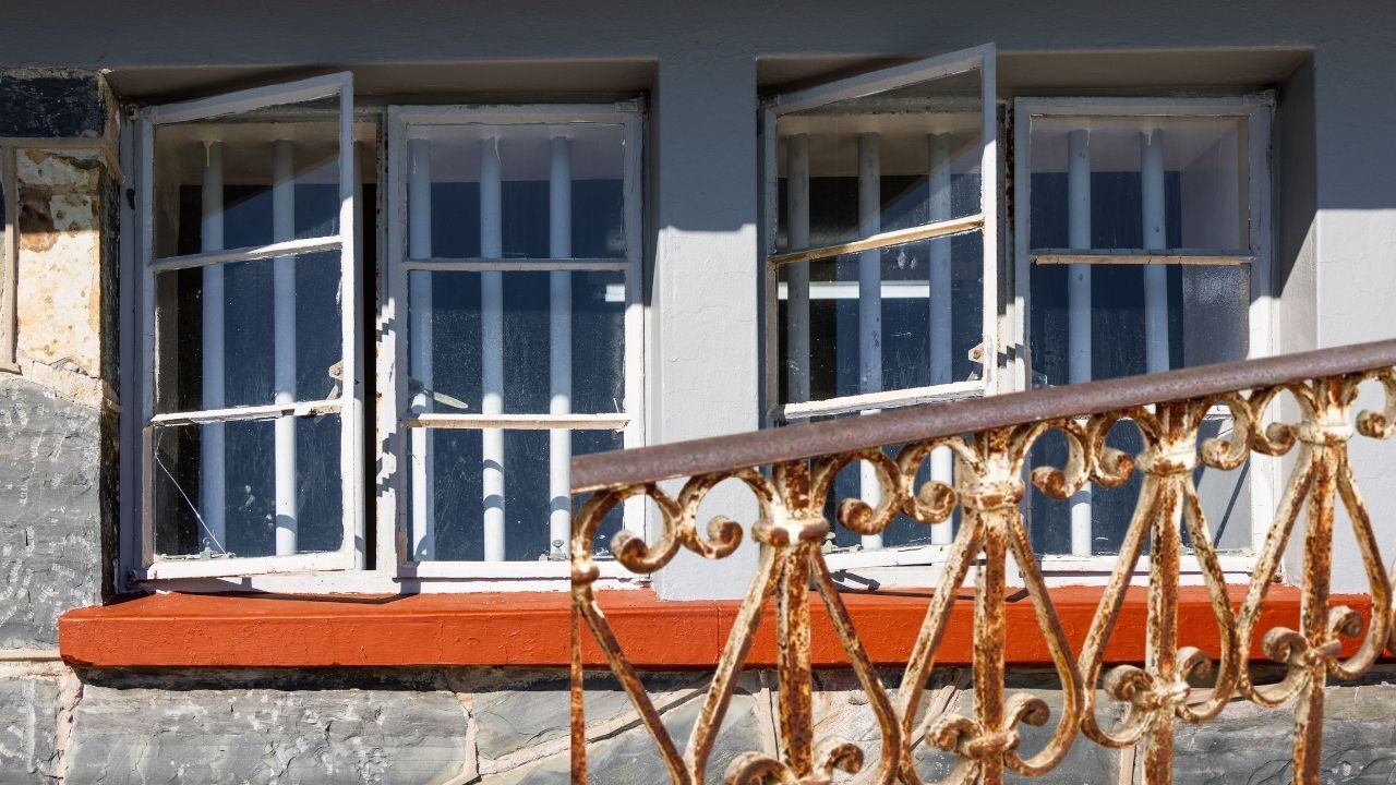 Balkon Demi̇r Pas