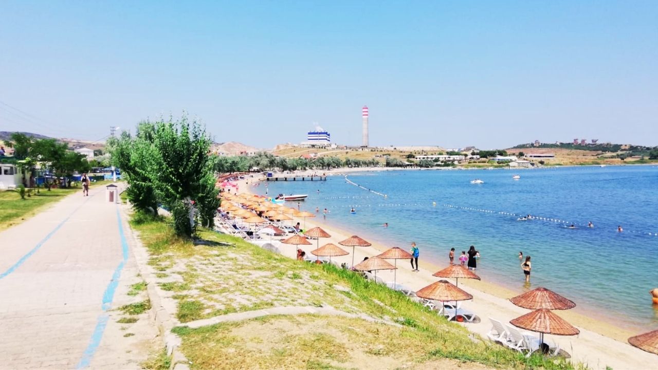 Biga'da Ulaşımı Kolay, Ücretsiz Ve Mavi Bayraklı Tek Rota! Kum Denizi Ile Ailelerin Favorisi, Üst Üste Ödül Alan Plaj (1)
