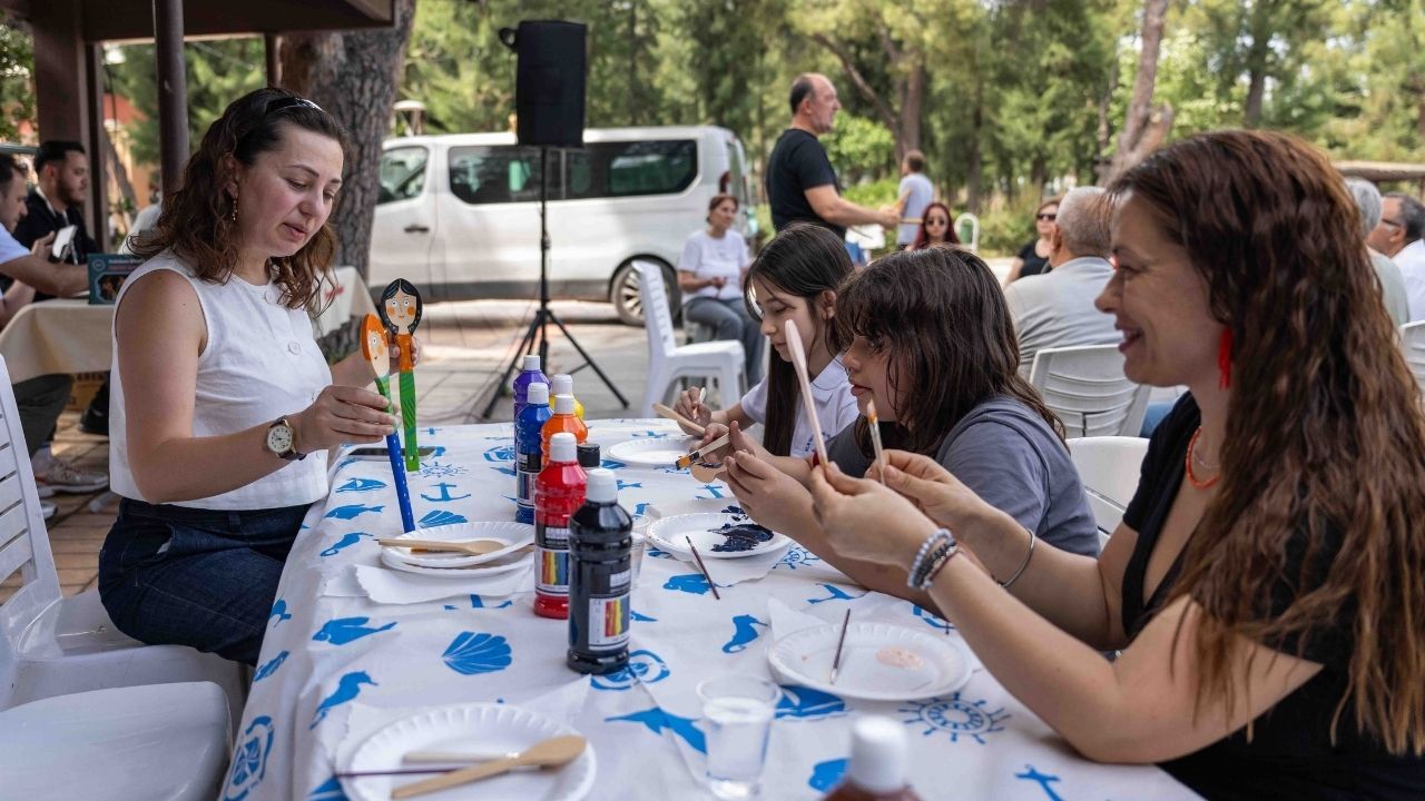 Bornova’da Halk Dansları Festivali Coşkuyla Başladı İşte Gün Gün Etkinlik Programı (1)