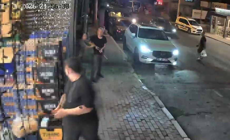 Bornova’da Havaya Ateş Açıldı! Bir Telefon Numarasıyla Başlayan Tartışma Silahlı Arbedeye Dönüştü (2)
