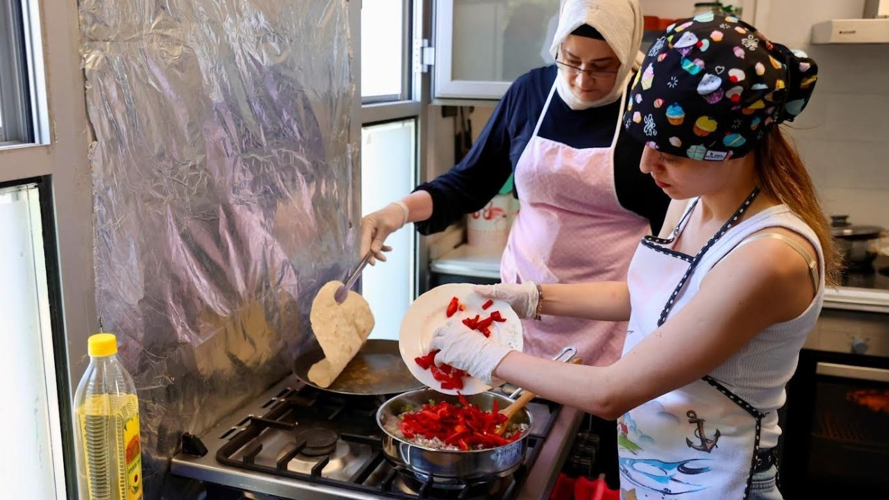 Buca Kadın Yemek