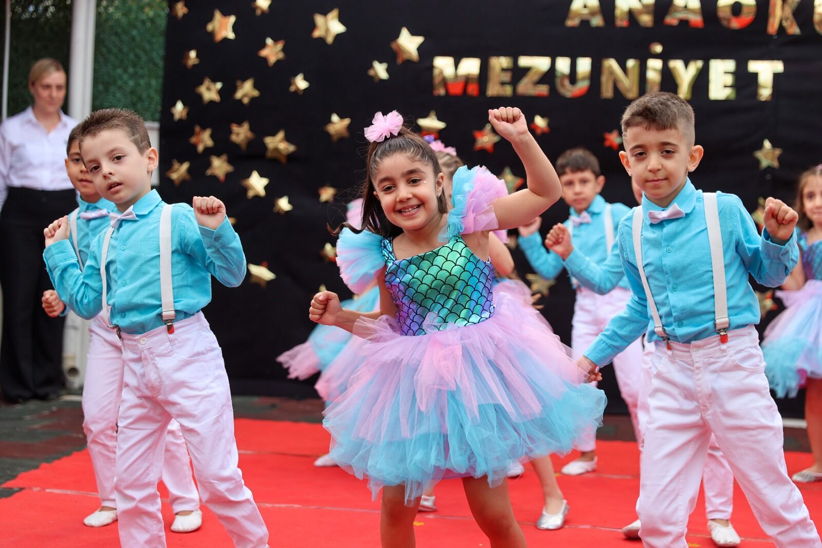Buca’da Renkli Mezuniyet Töreni Minikler Kep Attı (1)
