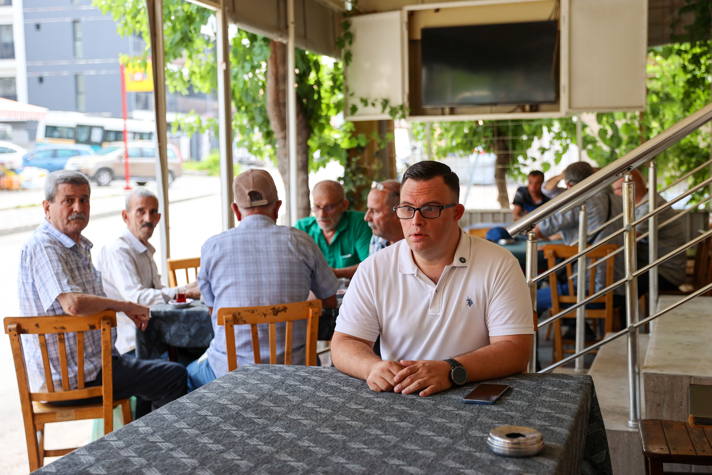 Buca’daki Kafede Örnek Uygulama “Marko” Çalışma Azmiyle Takdir Topluyor (2)