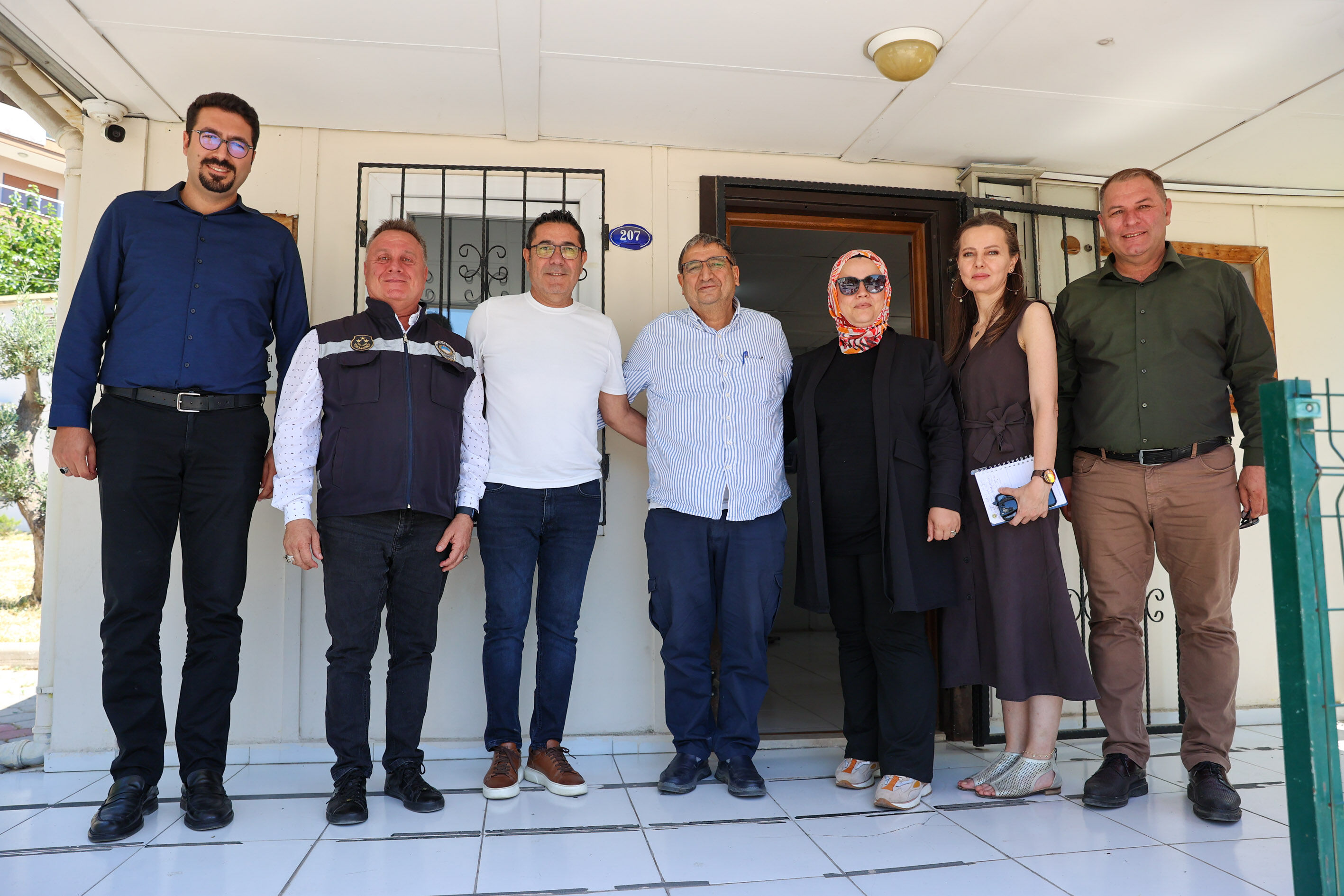 Buca'nın Yeni Başkan Vekili Benzer Sahaya Indi İlk Durağı Mahalleler Oldu (1)