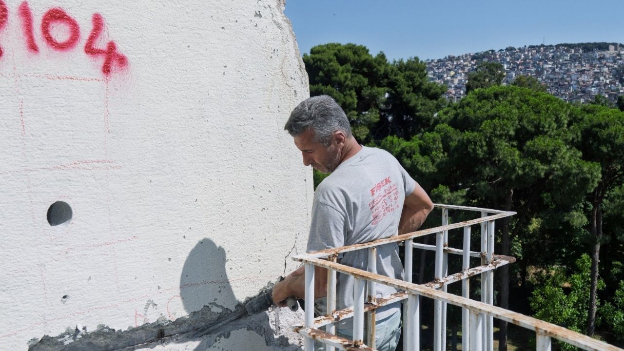 Deprem Sonrası Kapanmıştı! İzmir'in Tarihi Simgesi Yeniden Ayağa Kalkıyor (1)