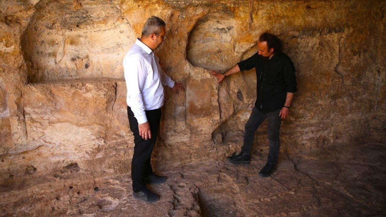 Diyarbakır’da 1700 Yıllık Gizem Çözüldü! Zerzevan Kalesi’nde Yazıt Çözüldü: Tapınak Neden Kapatıldı? 1