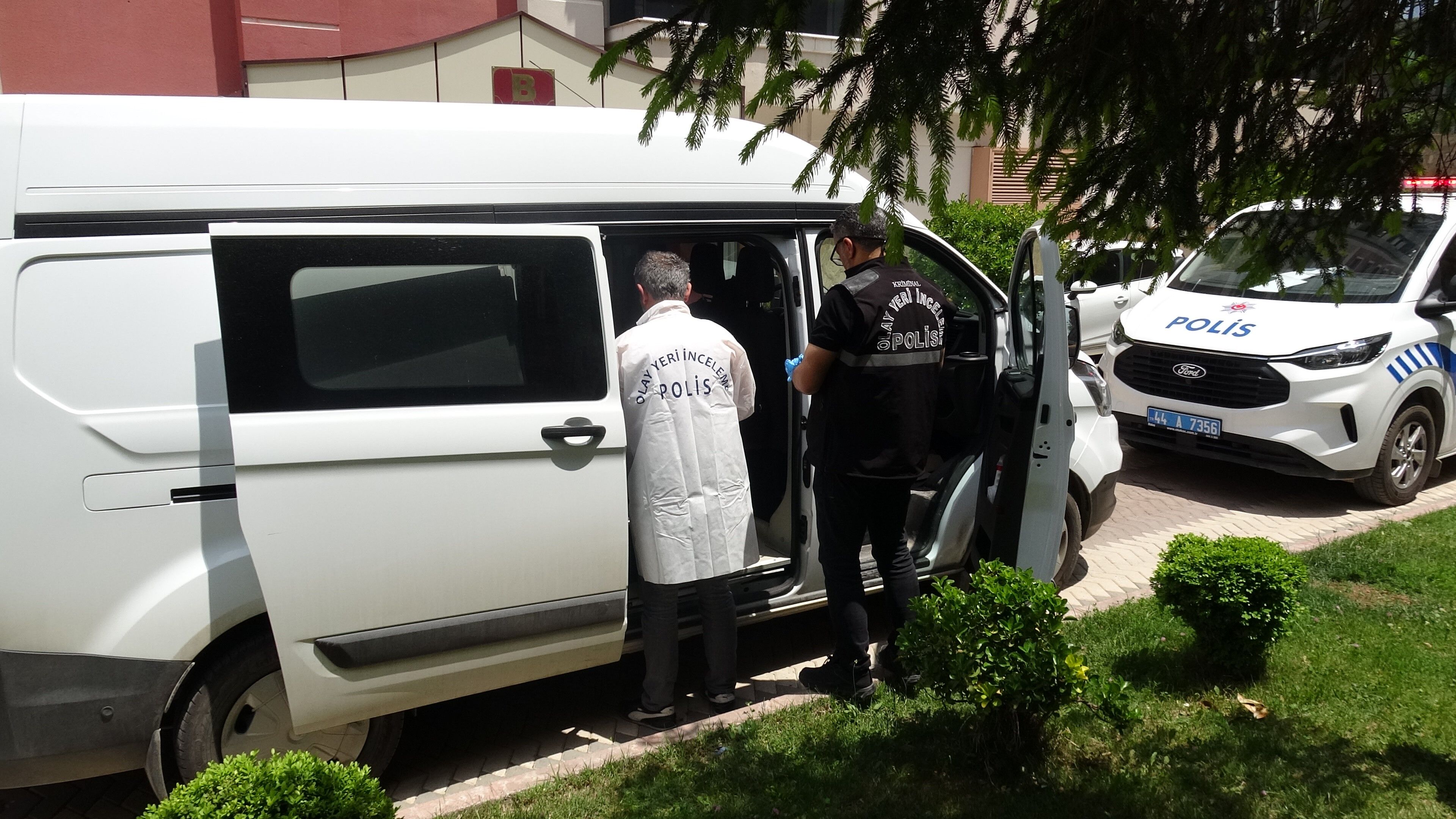 Evde Yalnız Yaşayan Adam Mutfakta Hareketsiz Bulundu (2)