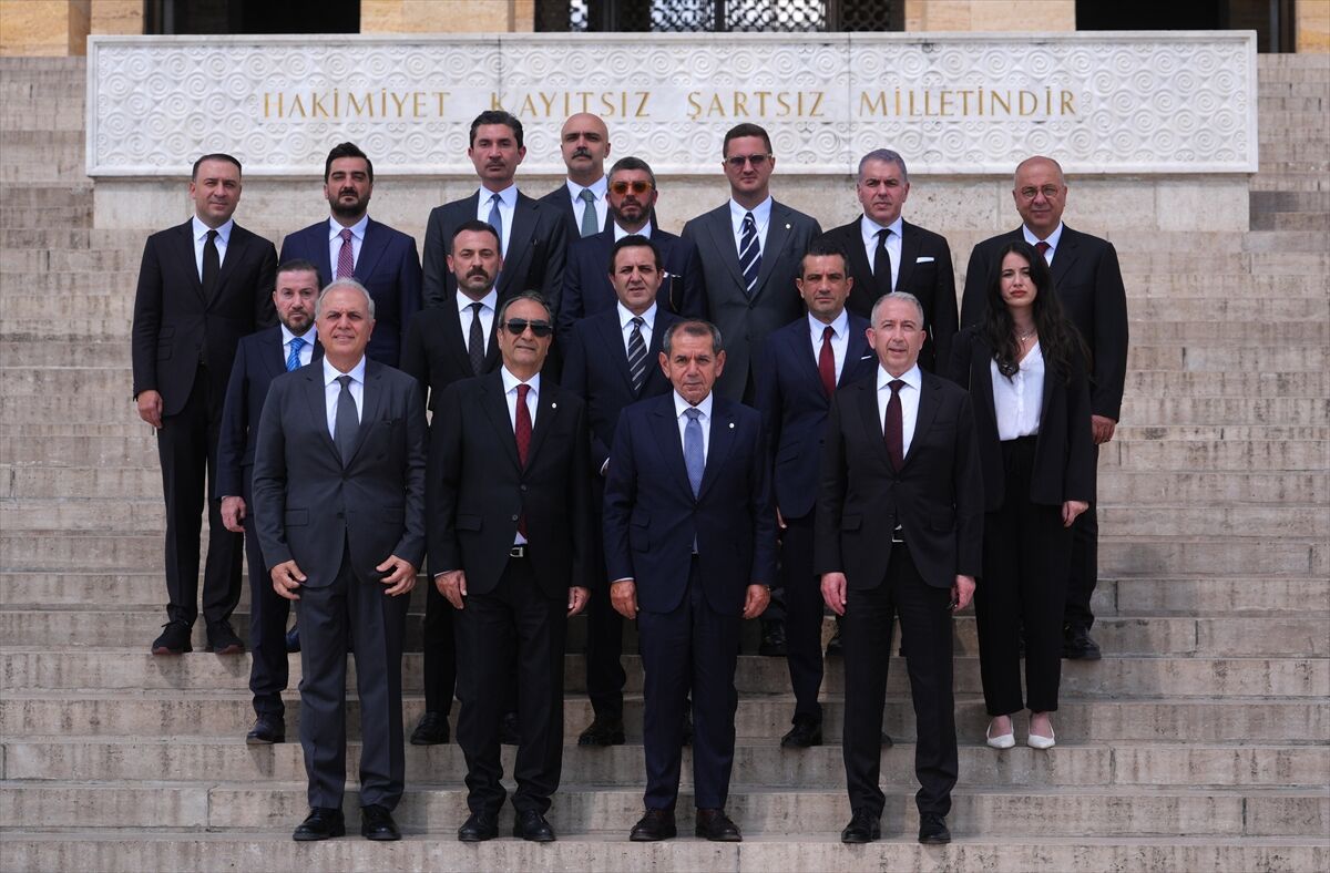Galatasaray’dan Anıtkabir’e Anlamlı Ziyaret (2)