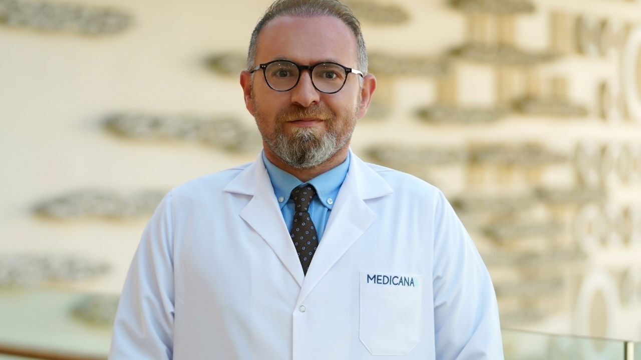 İdrar Renginiz Bu Renkteyse Dikkat! Uzmanı Uyardı Bu Hata Böbrek Taşı Riskini Katlıyor (1)