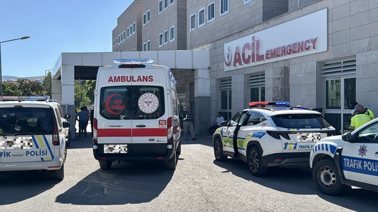 İki Işçi Servisi Çarpıştı Çok Sayıda Yaralı Var (2)