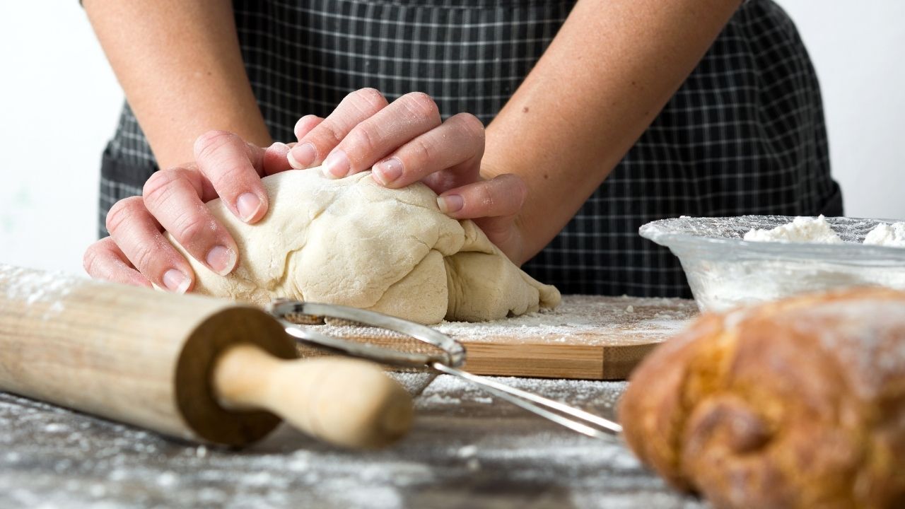 Ilık Su Mu Süt Mü Evde Puf Puf Ekmek Yapmanın Püf Noktaları! İşte Adım Adım Tarifi (1)
