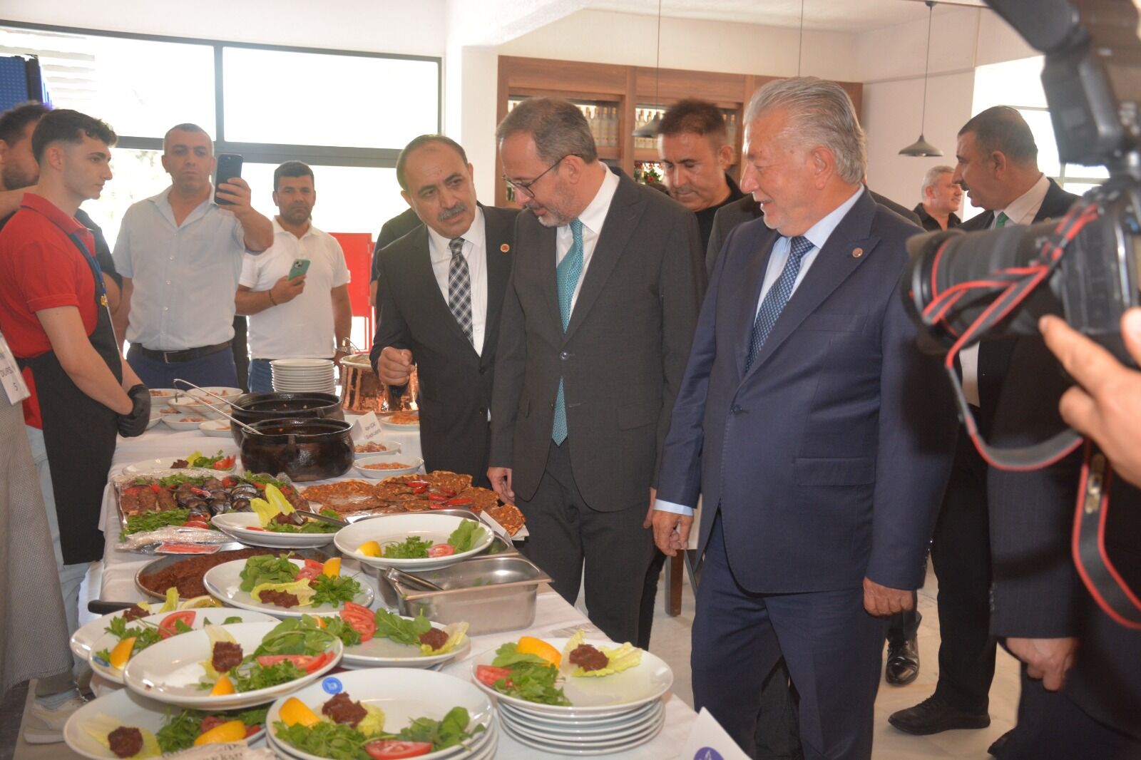 İzmir’de Lezzet Rekabeti! Sakatat Ve Yöresel Lezzetler İesob Masasında Yarıştı (2)