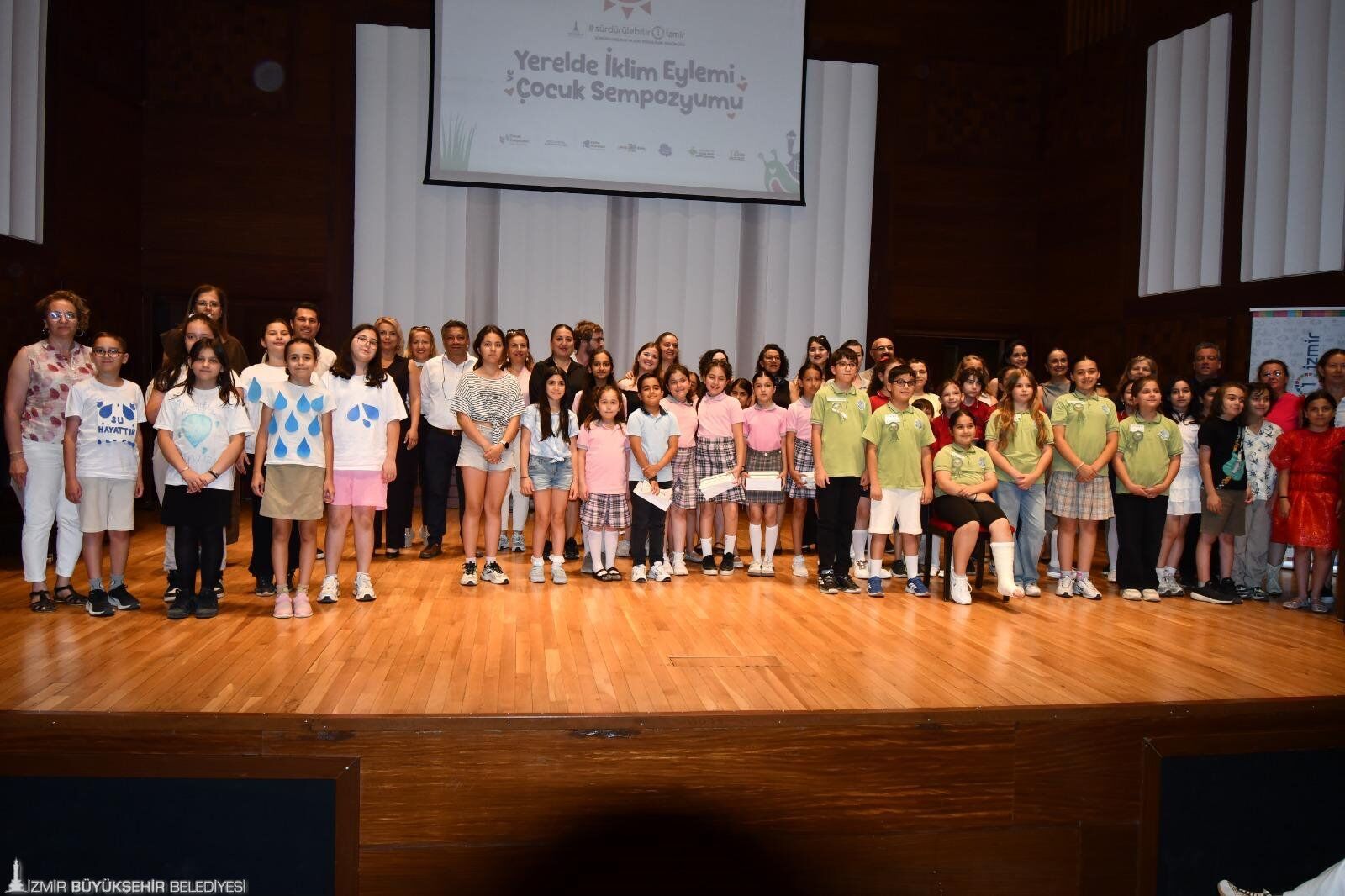 İzmir’de Yüzlerce Öğrenci Iklim Için Harekete Geçti! Su Tasarrufundan Geri Dönüşüme Öğrencilerden Örnek Çalışmalar (1)