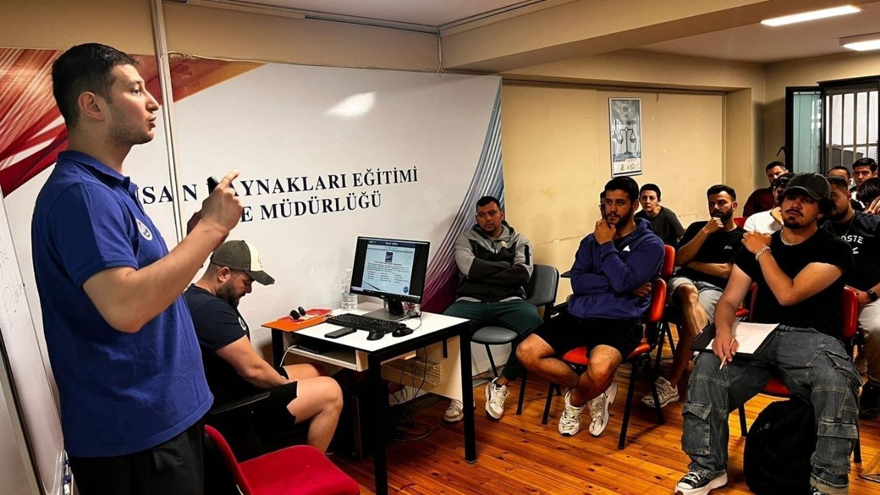 İzmir’in 34 Mavi Bayraklı Plajı Için Kritik Hazırlık Yüzlerce Kişi Eğitimden Geçti (1)