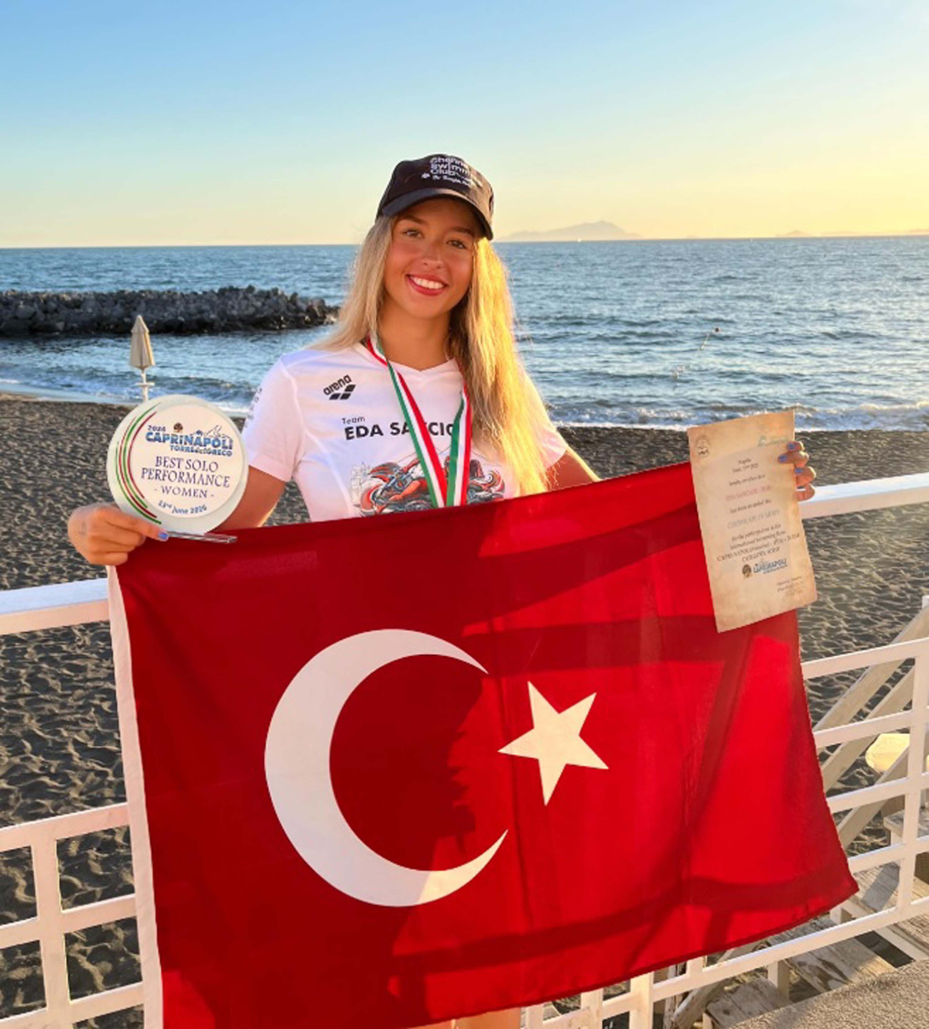 İzmirli Yüzücü Hem Şampiyon Oldu Hem Tarihe Geçti! Eda Savcıgil Kimdir-1