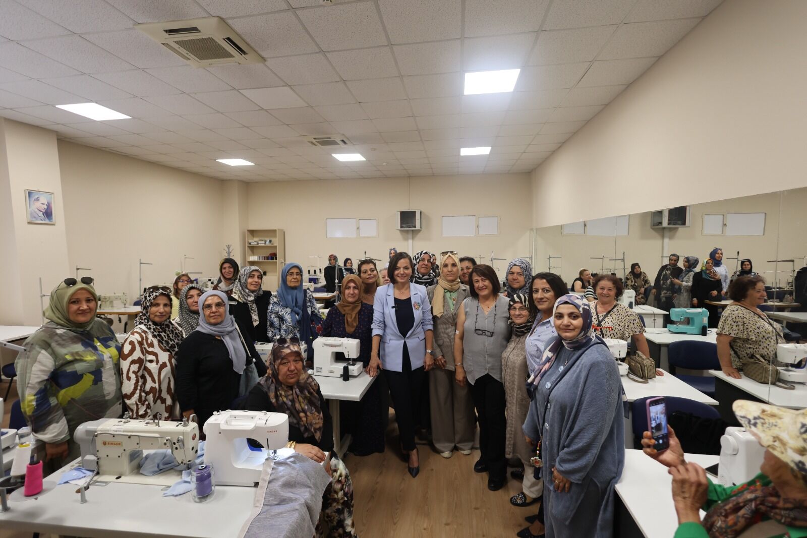 Karabağlar’da Istihdamı Artıracak Yeni Proje Tekstil Akademisi Açıldı! (2)