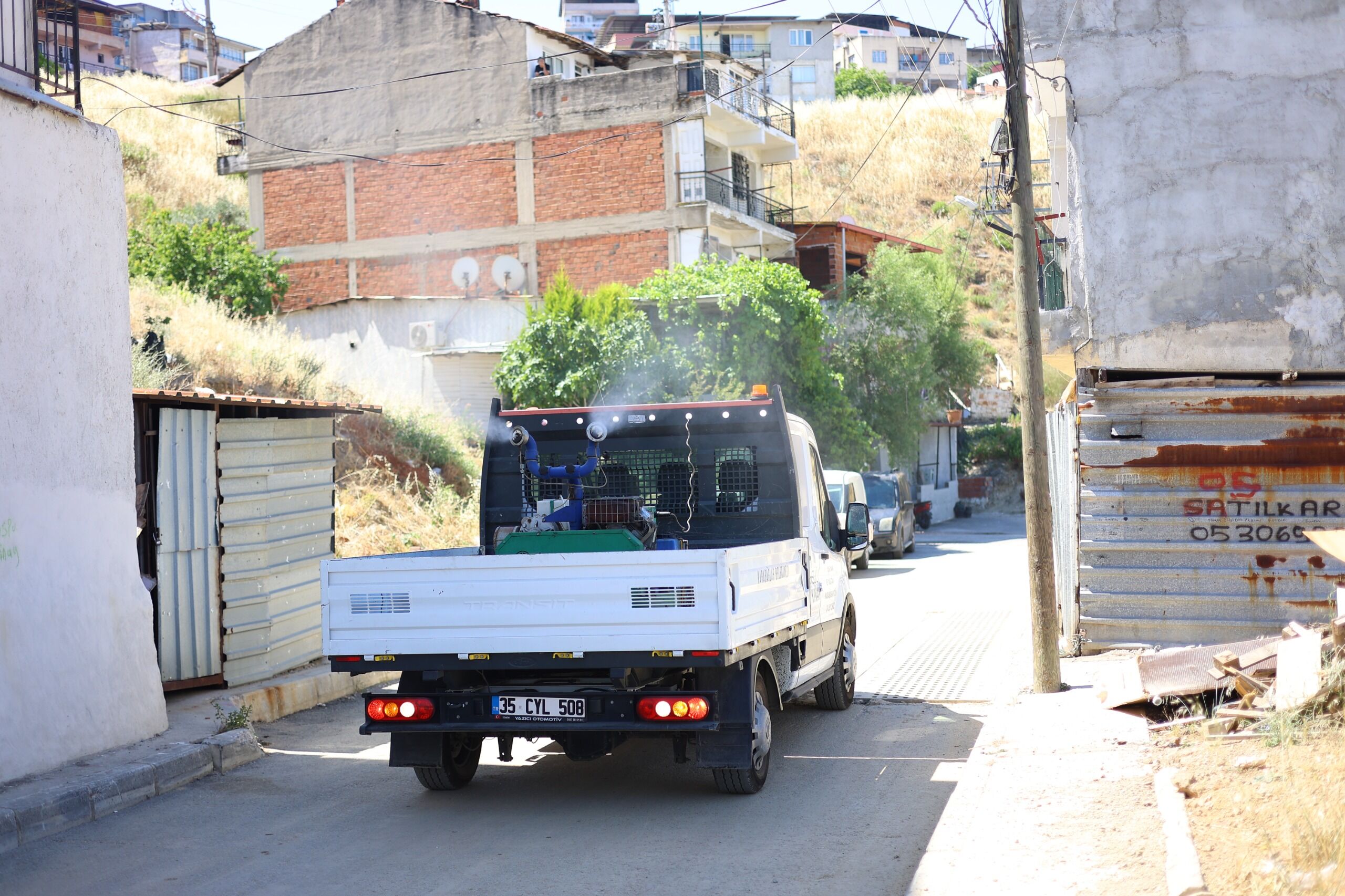 Karabağlar’ın Sokakları Tek Tek Ilaçlanıyor (1)