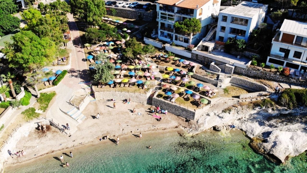 Karaburun’un En Temiz Plajlarından Biri! Hem Ücretsiz Hem De Mavi Bayraklı Ulaşımı Kolay Ve Uygun Fiyatlı Rota (2)