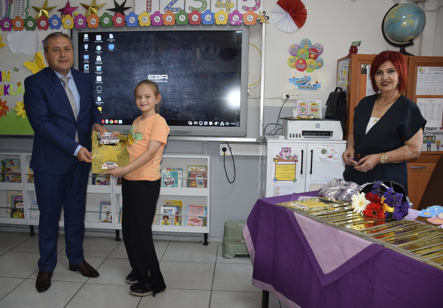 Karşıyaka'da Karne Heyecanı Kaymakam Demir Törene Katıldı (2)