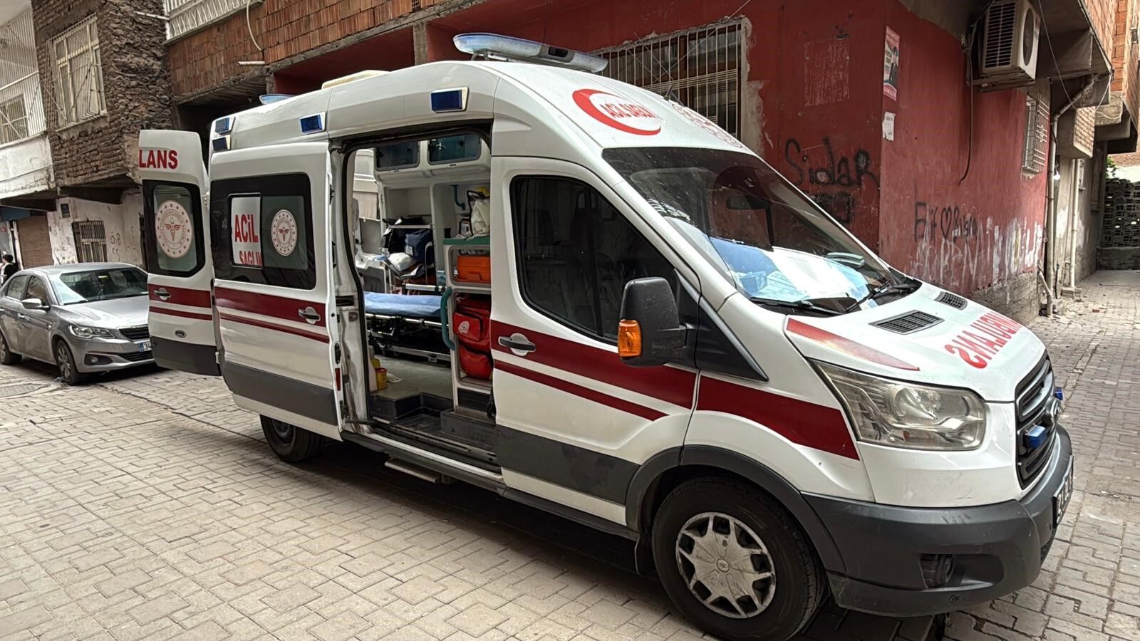 Komşuların Ihbarı Gerçeği Ortaya Çıkardı! Yaşlı Adam Evinde Ölü Bulundu (1)